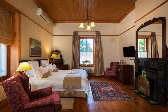 Evergreen Manor & Spa Luxury Bedroom